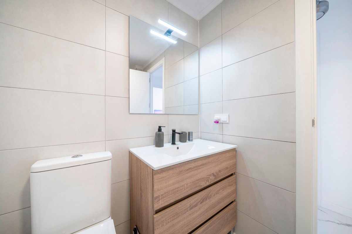 For sale - 2 Bedroom 2 Bathroom Apartment - Middle Floor Apartment in Orihuela - Punta Prima  - Alicante