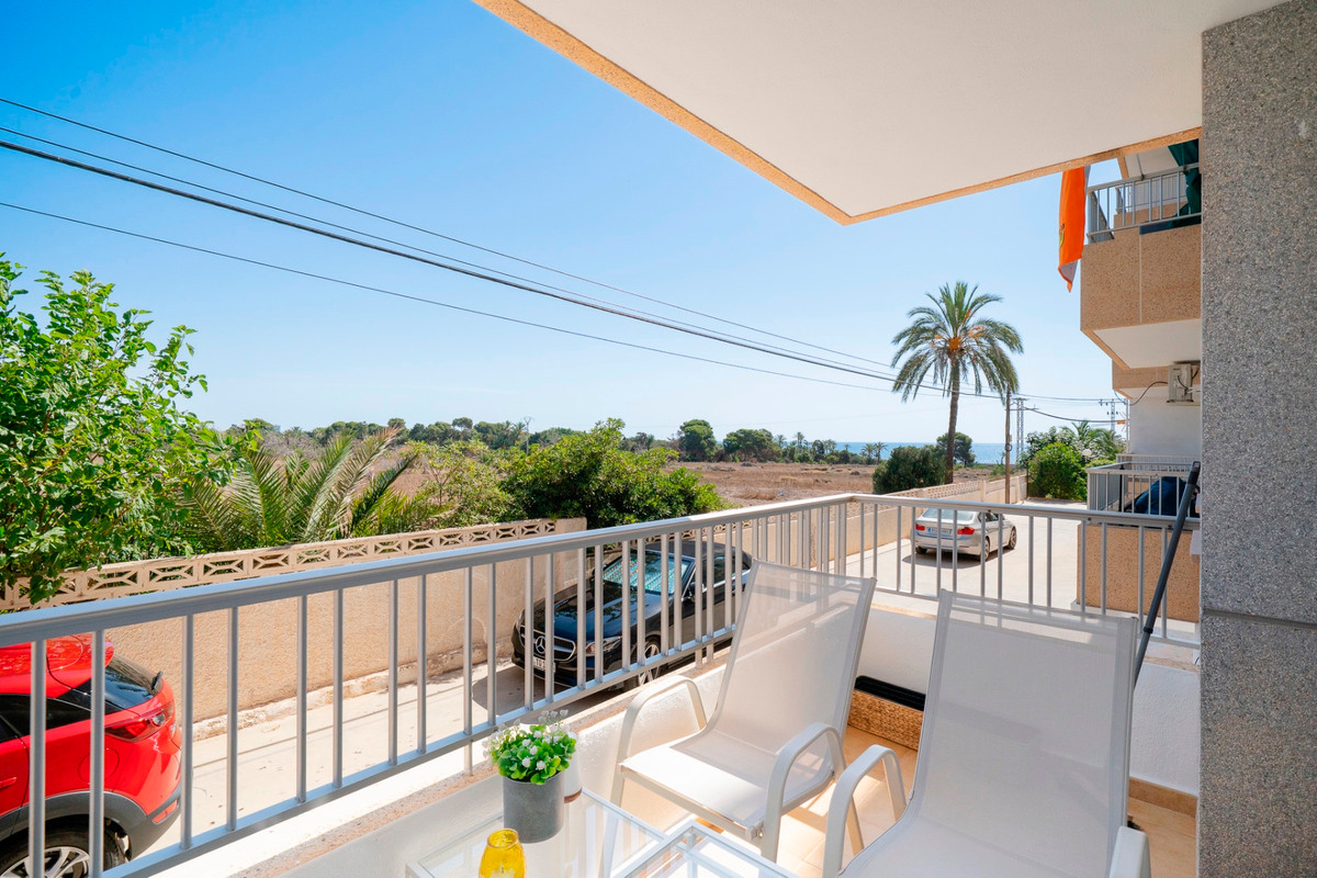 For sale - 2 Bedroom 2 Bathroom Apartment - Middle Floor Apartment in Orihuela - Punta Prima  - Alicante