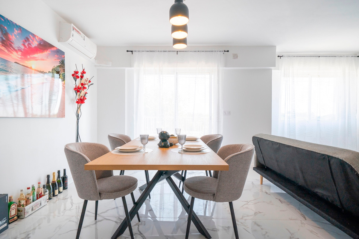 For sale - 2 Bedroom 2 Bathroom Apartment - Middle Floor Apartment in Orihuela - Punta Prima  - Alicante