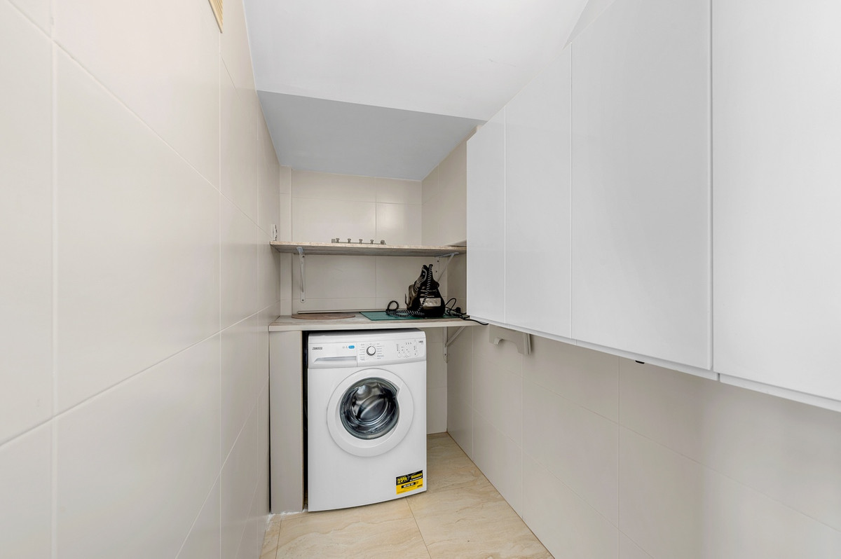 For sale - 3 Bedroom 2 Bathroom House - Detached Villa in Orihuela - Villamartin  - Alicante