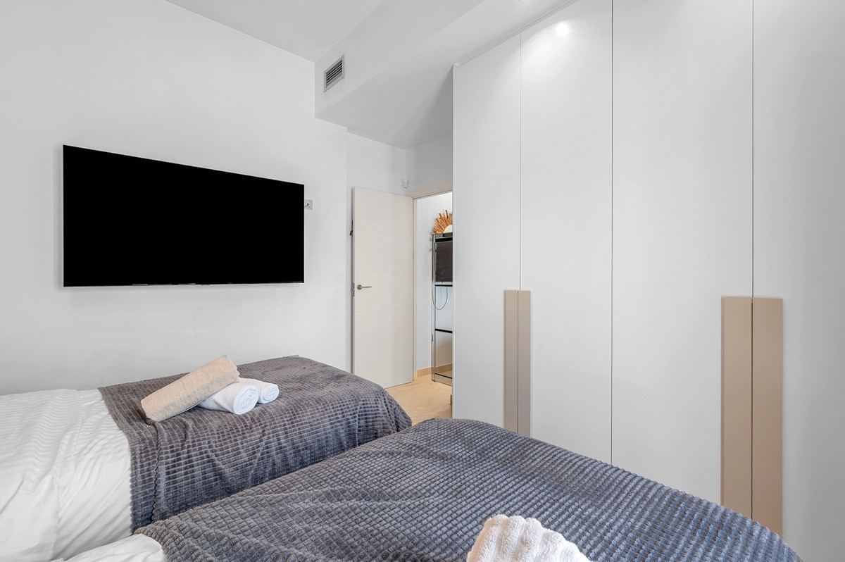 For sale - 3 Bedroom 2 Bathroom House - Detached Villa in Orihuela - Villamartin  - Alicante