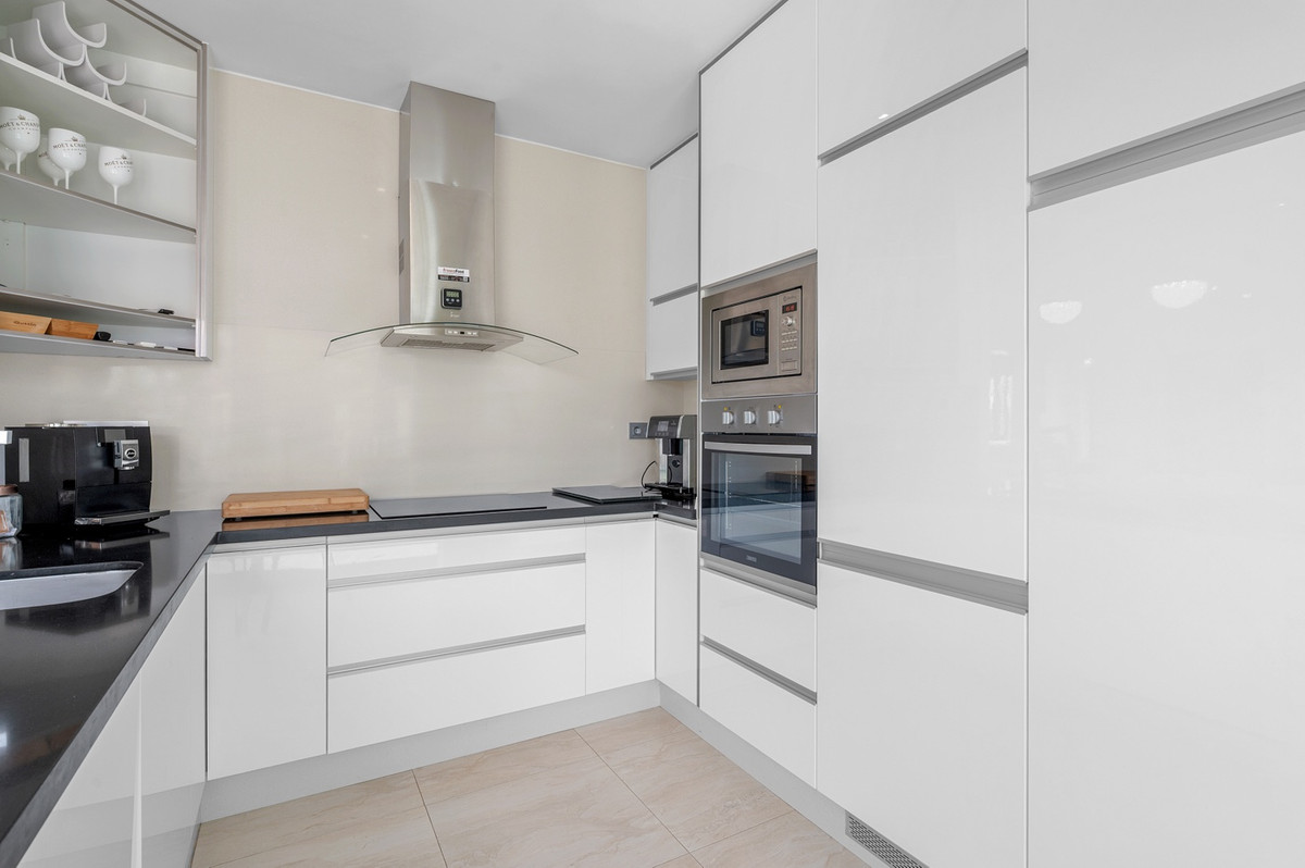 For sale - 3 Bedroom 2 Bathroom House - Detached Villa in Orihuela - Villamartin  - Alicante