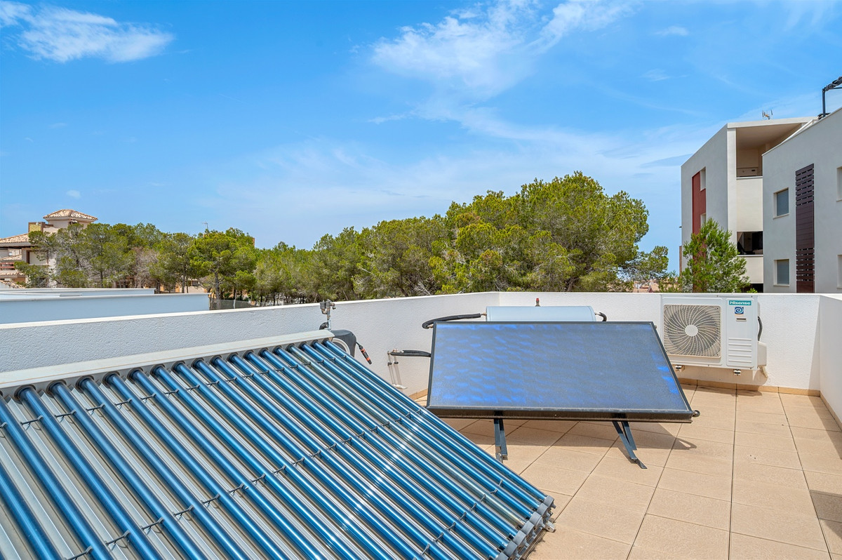 For sale - 3 Bedroom 2 Bathroom House - Detached Villa in Orihuela - Villamartin  - Alicante