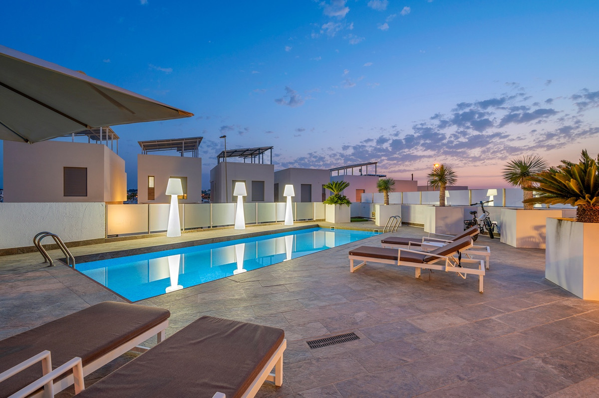 For sale - 3 Bedroom 2 Bathroom House - Detached Villa in Orihuela - Villamartin  - Alicante