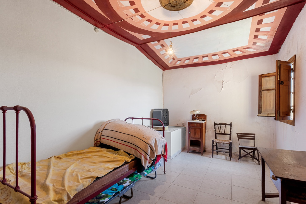 For sale - 7 Bedroom 1 Bathroom House - Finca - Cortijo in Orihuela - Orihuela Centro  - Alicante