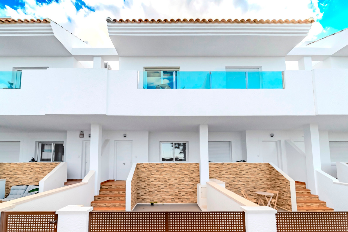 For sale - 3 Bedroom 2 Bathroom House - Townhouse in Orihuela - Los Balcones  - Alicante