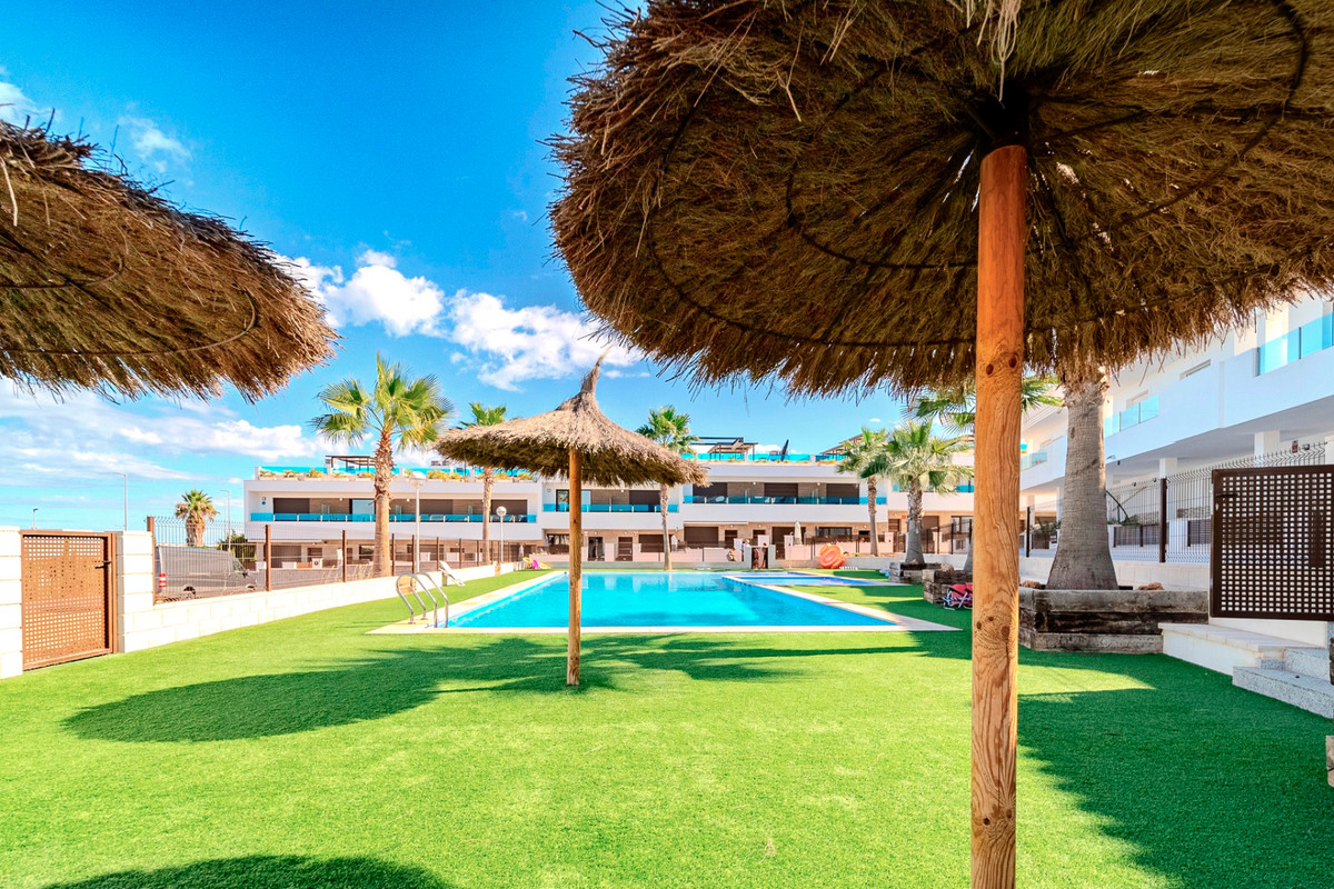 For sale - 3 Bedroom 2 Bathroom House - Townhouse in Orihuela - Los Balcones  - Alicante