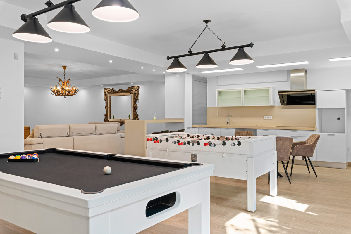For sale - 5 Bedroom 4 Bathroom House - Detached Villa in San Miguel de Salinas - San Miguel de Salinas Centro  - Alicante