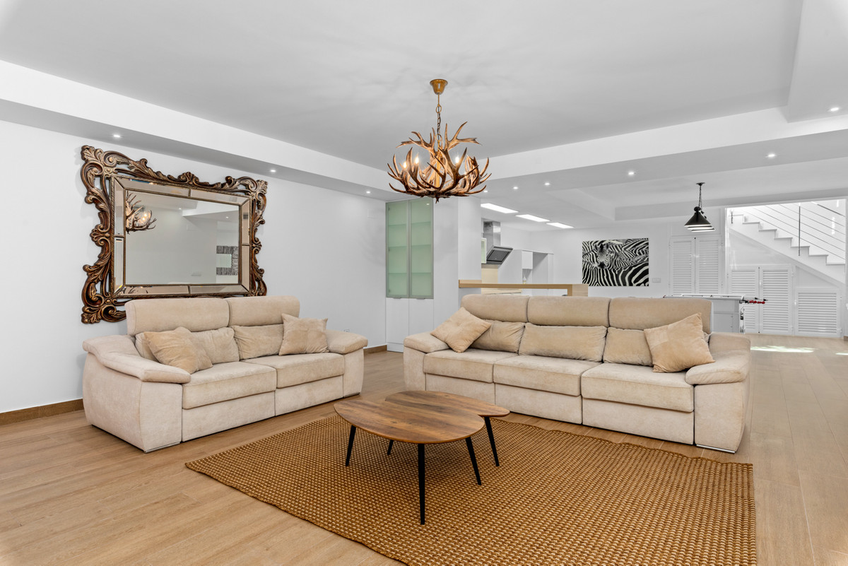 For sale - 5 Bedroom 4 Bathroom House - Detached Villa in San Miguel de Salinas - San Miguel de Salinas Centro  - Alicante
