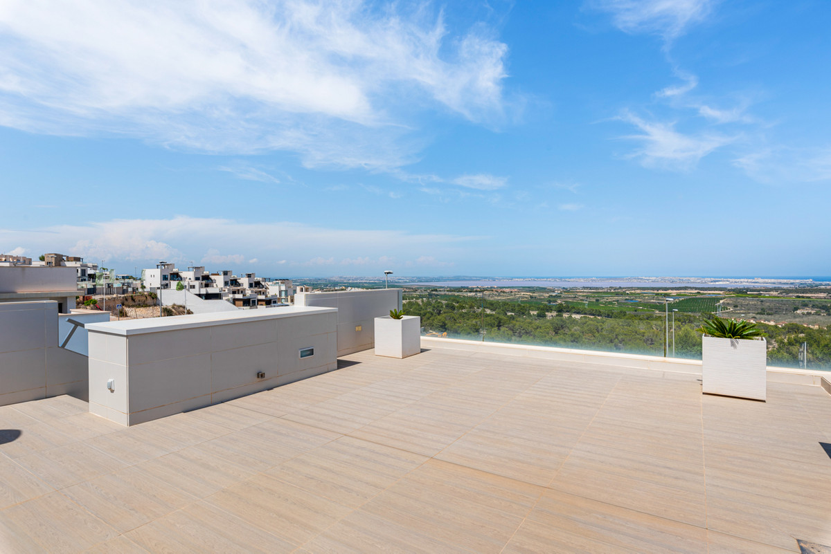 For sale - 5 Bedroom 4 Bathroom House - Detached Villa in San Miguel de Salinas - San Miguel de Salinas Centro  - Alicante