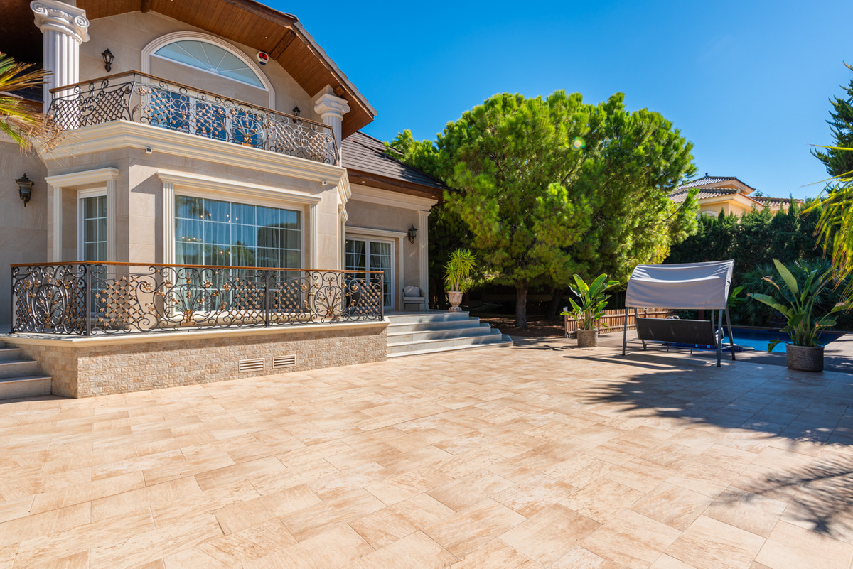 For sale - 5 Bedroom 3 Bathroom House - Detached Villa in Rojales - Dona Pepa  - Alicante