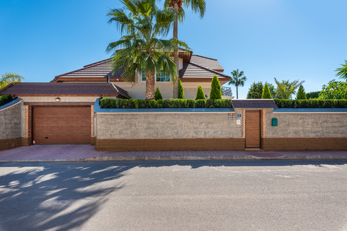 For sale - 5 Bedroom 3 Bathroom House - Detached Villa in Rojales - Dona Pepa  - Alicante