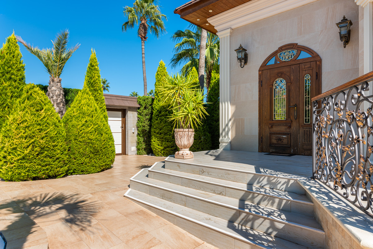 For sale - 5 Bedroom 3 Bathroom House - Detached Villa in Rojales - Dona Pepa  - Alicante