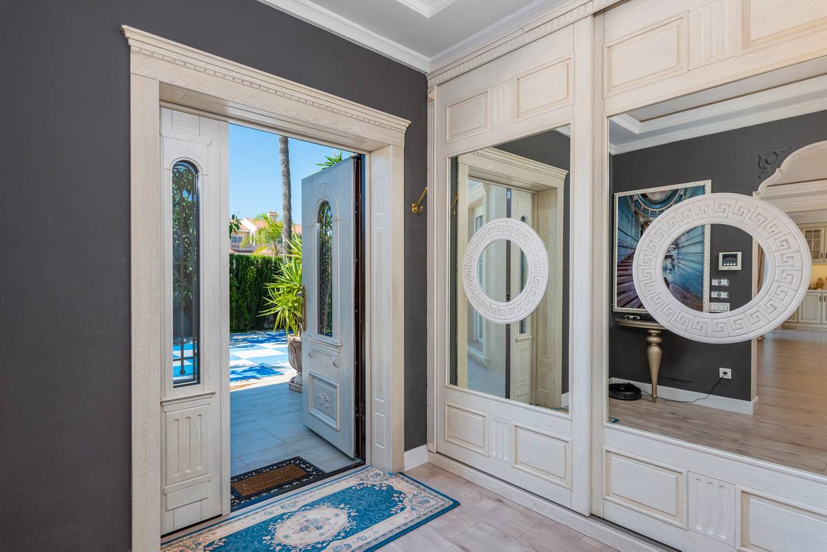 For sale - 5 Bedroom 3 Bathroom House - Detached Villa in Rojales - Dona Pepa  - Alicante