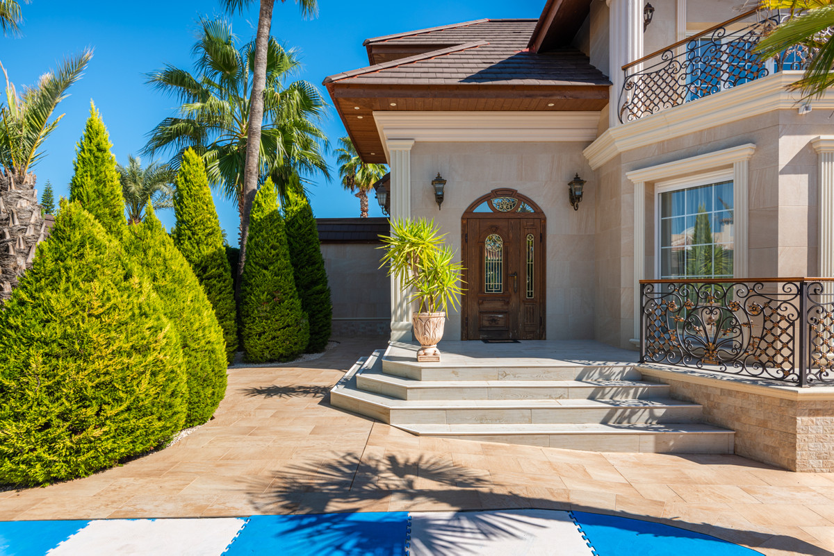 For sale - 5 Bedroom 3 Bathroom House - Detached Villa in Rojales - Dona Pepa  - Alicante