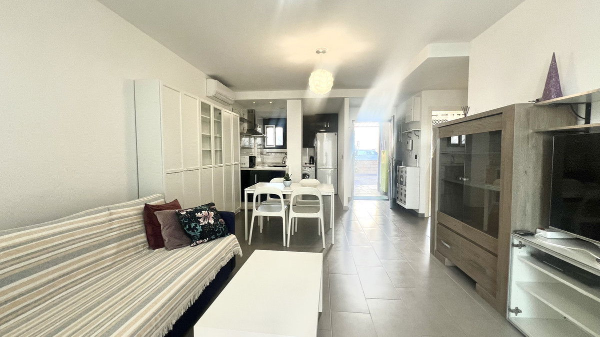 For sale - 2 Bedroom 2 Bathroom Apartment - Ground Floor Apartment in Orihuela - La Zenia  - Alicante