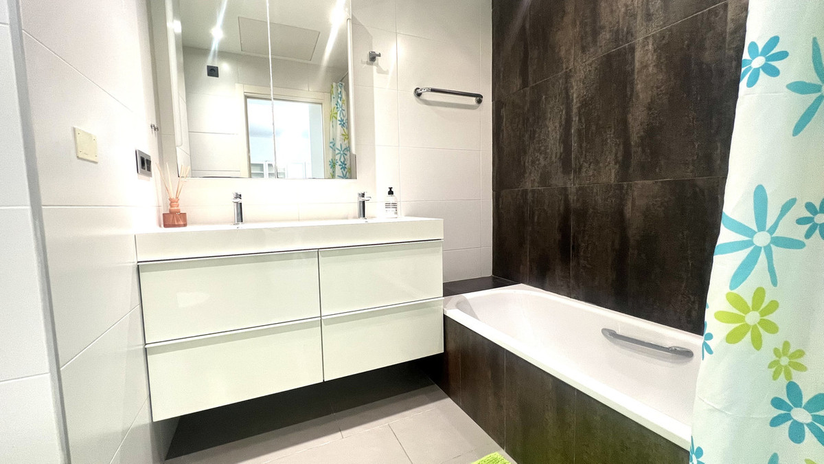 For sale - 2 Bedroom 2 Bathroom Apartment - Ground Floor Apartment in Orihuela - La Zenia  - Alicante