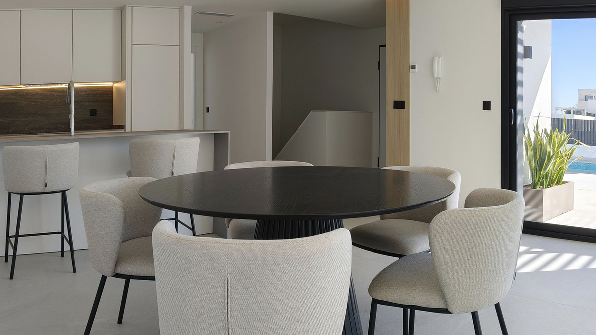 For sale - 4 Bedroom 3 Bathroom House - Detached Villa in Rojales - Ciudad Quesada  - Alicante