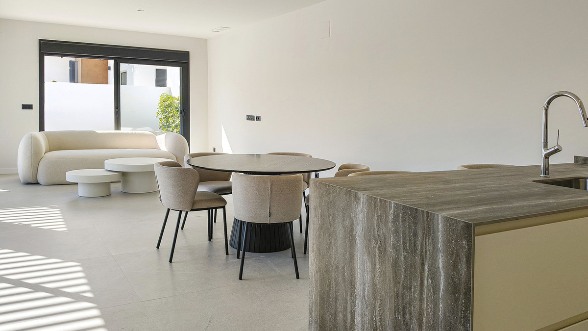 For sale - 4 Bedroom 3 Bathroom House - Detached Villa in Rojales - Ciudad Quesada  - Alicante