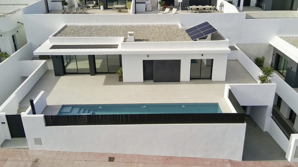 For sale - 4 Bedroom 3 Bathroom House - Detached Villa in Rojales - Ciudad Quesada  - Alicante