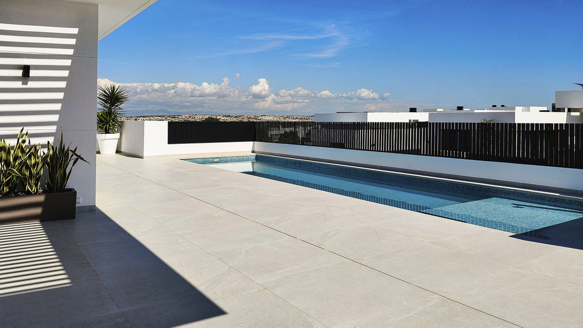 For sale - 4 Bedroom 3 Bathroom House - Detached Villa in Rojales - Ciudad Quesada  - Alicante