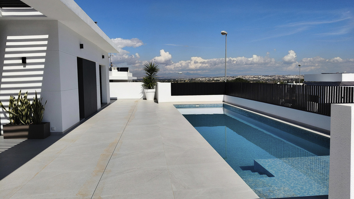For sale - 4 Bedroom 3 Bathroom House - Detached Villa in Rojales - Ciudad Quesada  - Alicante