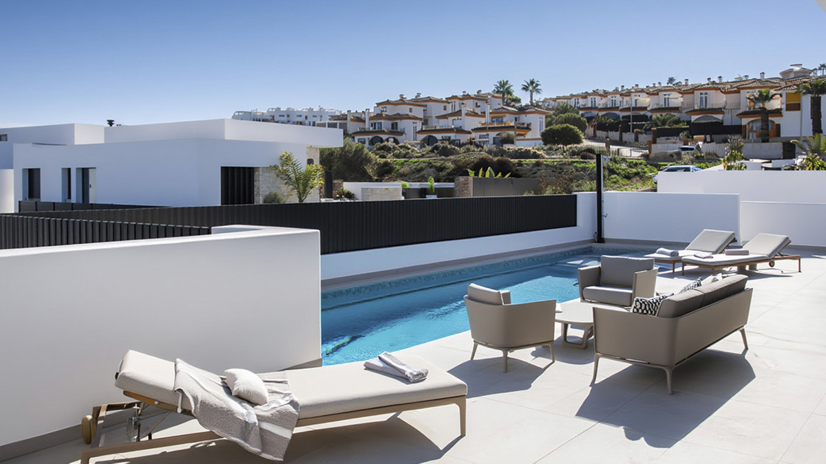 For sale - 4 Bedroom 3 Bathroom House - Detached Villa in Rojales - Ciudad Quesada  - Alicante