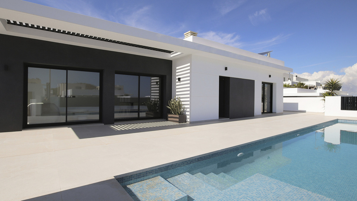 For sale - 4 Bedroom 3 Bathroom House - Detached Villa in Rojales - Ciudad Quesada  - Alicante