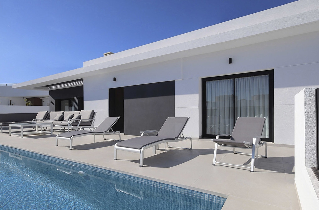 4 Bedroom 3 Bathroom House - Detached Villa in Rojales