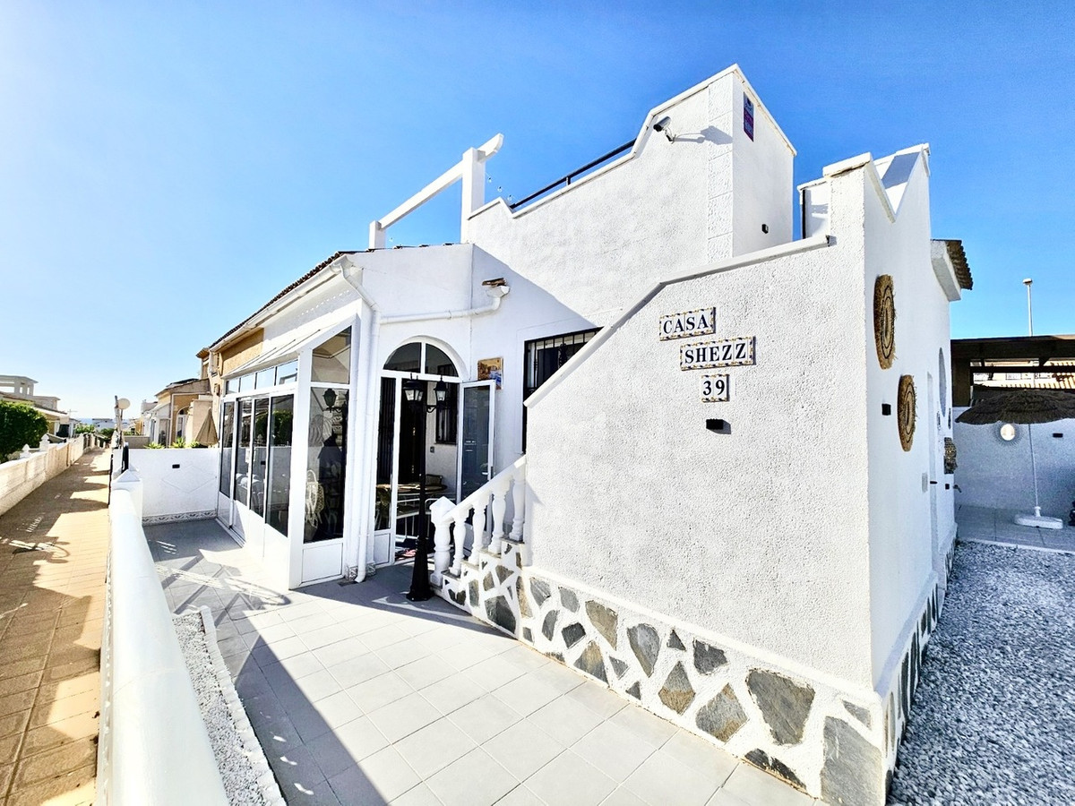 For sale - 2 Bedroom 1 Bathroom House - Townhouse in Orihuela - Punta Prima  - Alicante