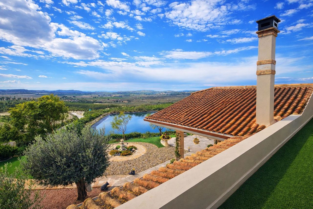 For sale - 4 Bedroom 3 Bathroom House - Detached Villa in Orihuela - Torremendo  - Alicante