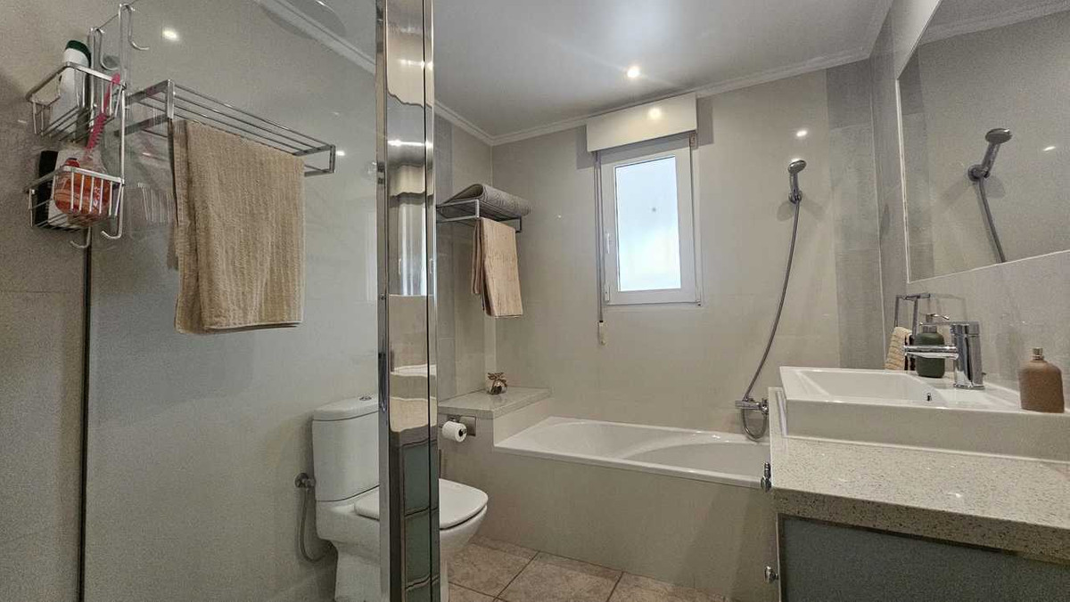 For sale - 4 Bedroom 3 Bathroom House - Detached Villa in Orihuela - Torremendo  - Alicante