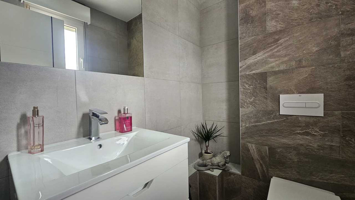 For sale - 4 Bedroom 3 Bathroom House - Detached Villa in Orihuela - Torremendo  - Alicante