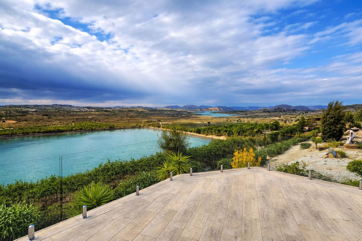 For sale - 4 Bedroom 3 Bathroom House - Detached Villa in Orihuela - Torremendo  - Alicante