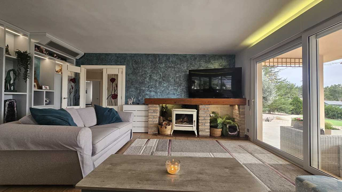 For sale - 4 Bedroom 3 Bathroom House - Detached Villa in Orihuela - Torremendo  - Alicante