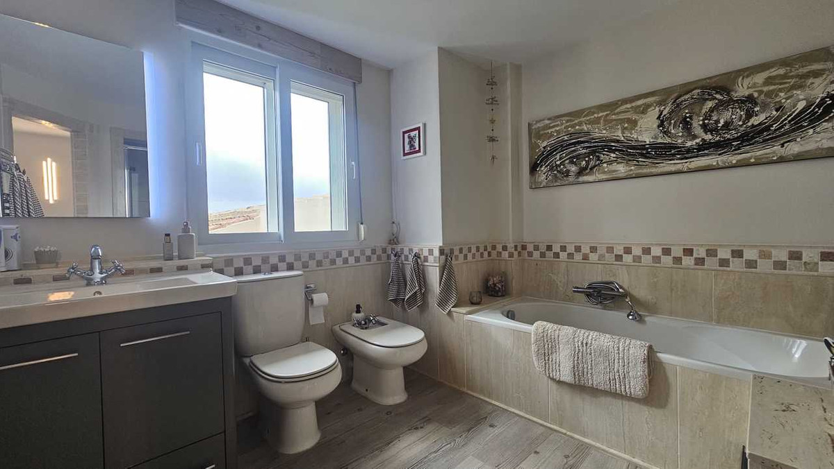 For sale - 4 Bedroom 3 Bathroom House - Detached Villa in Orihuela - Torremendo  - Alicante