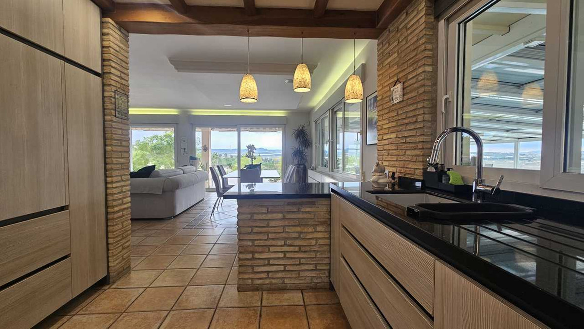 For sale - 4 Bedroom 3 Bathroom House - Detached Villa in Orihuela - Torremendo  - Alicante