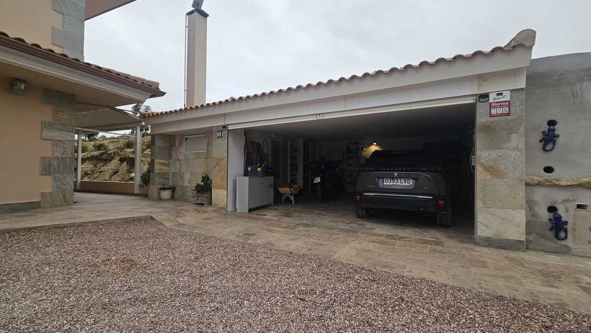 For sale - 4 Bedroom 3 Bathroom House - Detached Villa in Orihuela - Torremendo  - Alicante