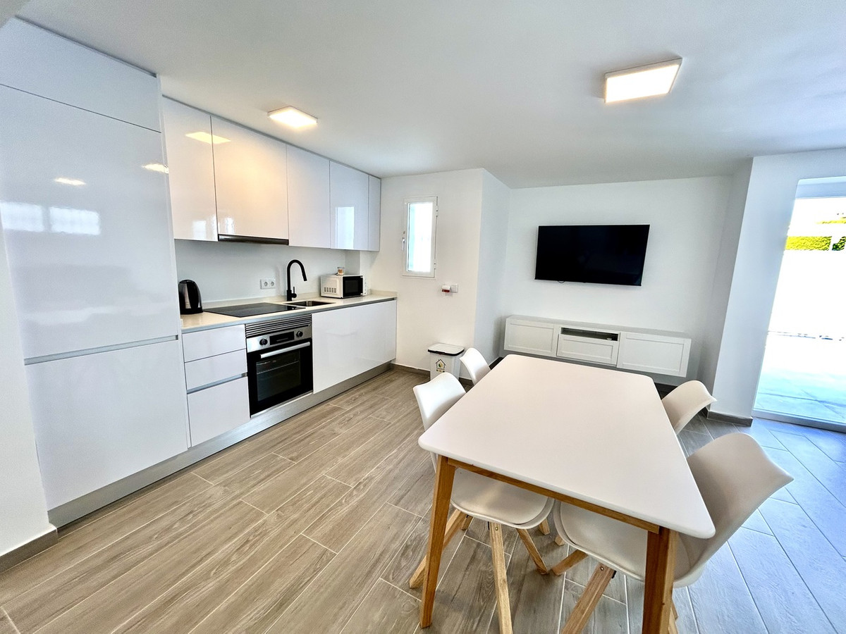 For sale - 5 Bedroom 4 Bathroom House - Detached Villa in Orihuela - Villamartin  - Alicante