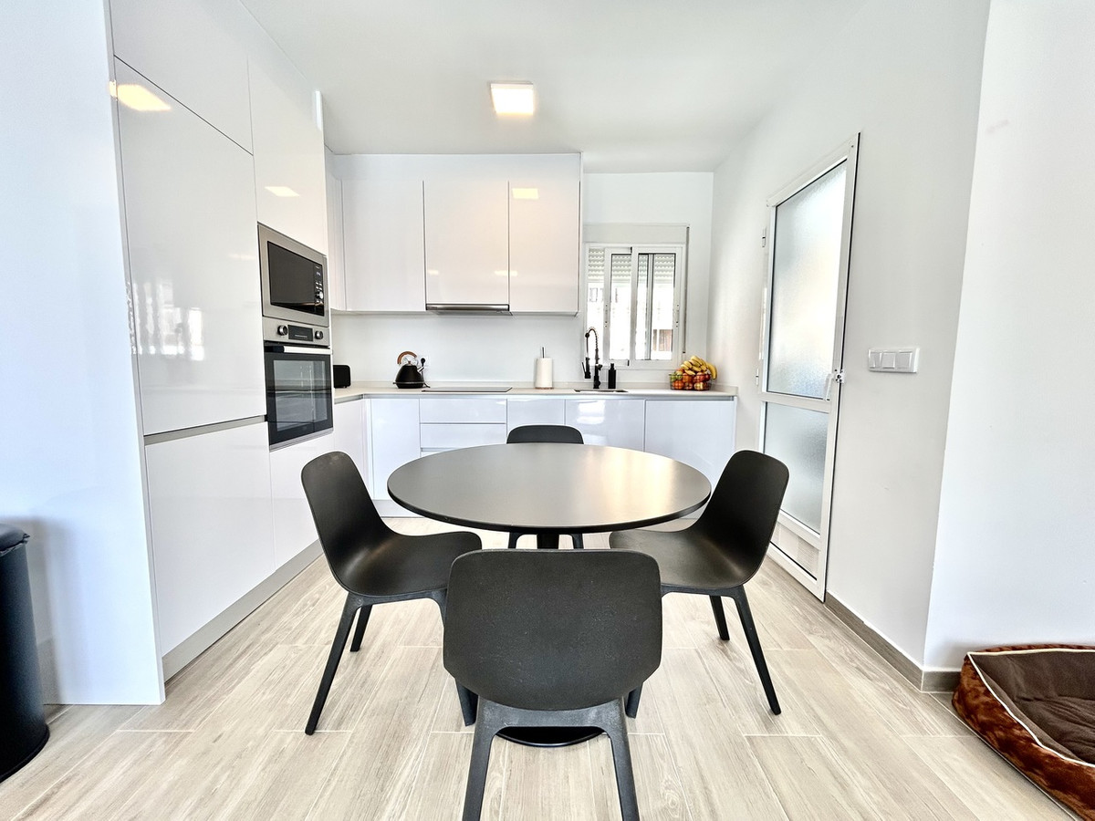 For sale - 5 Bedroom 4 Bathroom House - Detached Villa in Orihuela - Villamartin  - Alicante