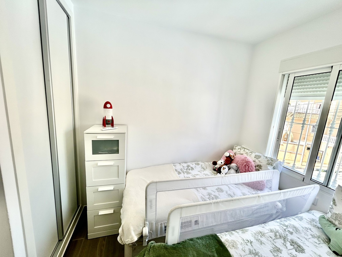 For sale - 5 Bedroom 4 Bathroom House - Detached Villa in Orihuela - Villamartin  - Alicante