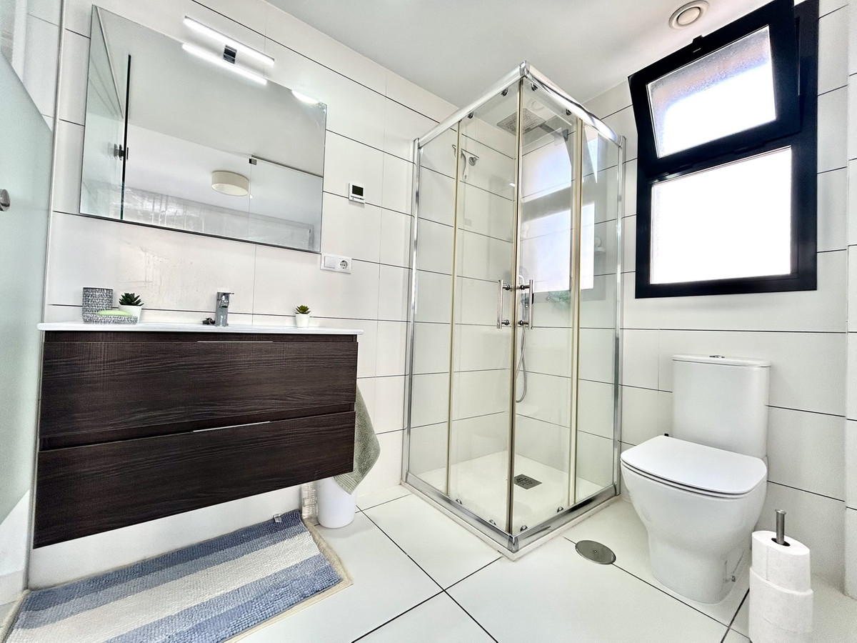 For sale - 2 Bedroom 2 Bathroom Apartment - Middle Floor Apartment in Orihuela - Villamartin  - Alicante