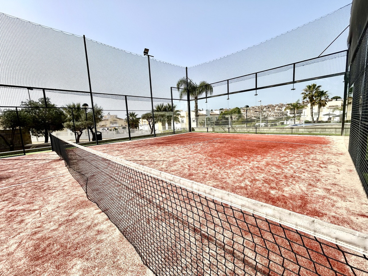 For sale - 2 Bedroom 2 Bathroom Apartment - Middle Floor Apartment in Orihuela - Villamartin  - Alicante
