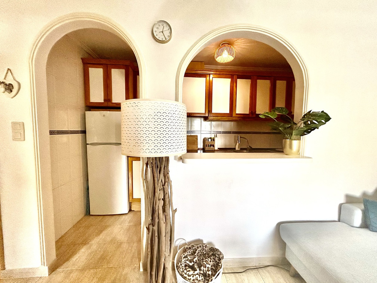 For sale - 2 Bedroom 1 Bathroom Apartment - Ground Floor Apartment in Torrevieja - Torrevieja Centro  - Alicante