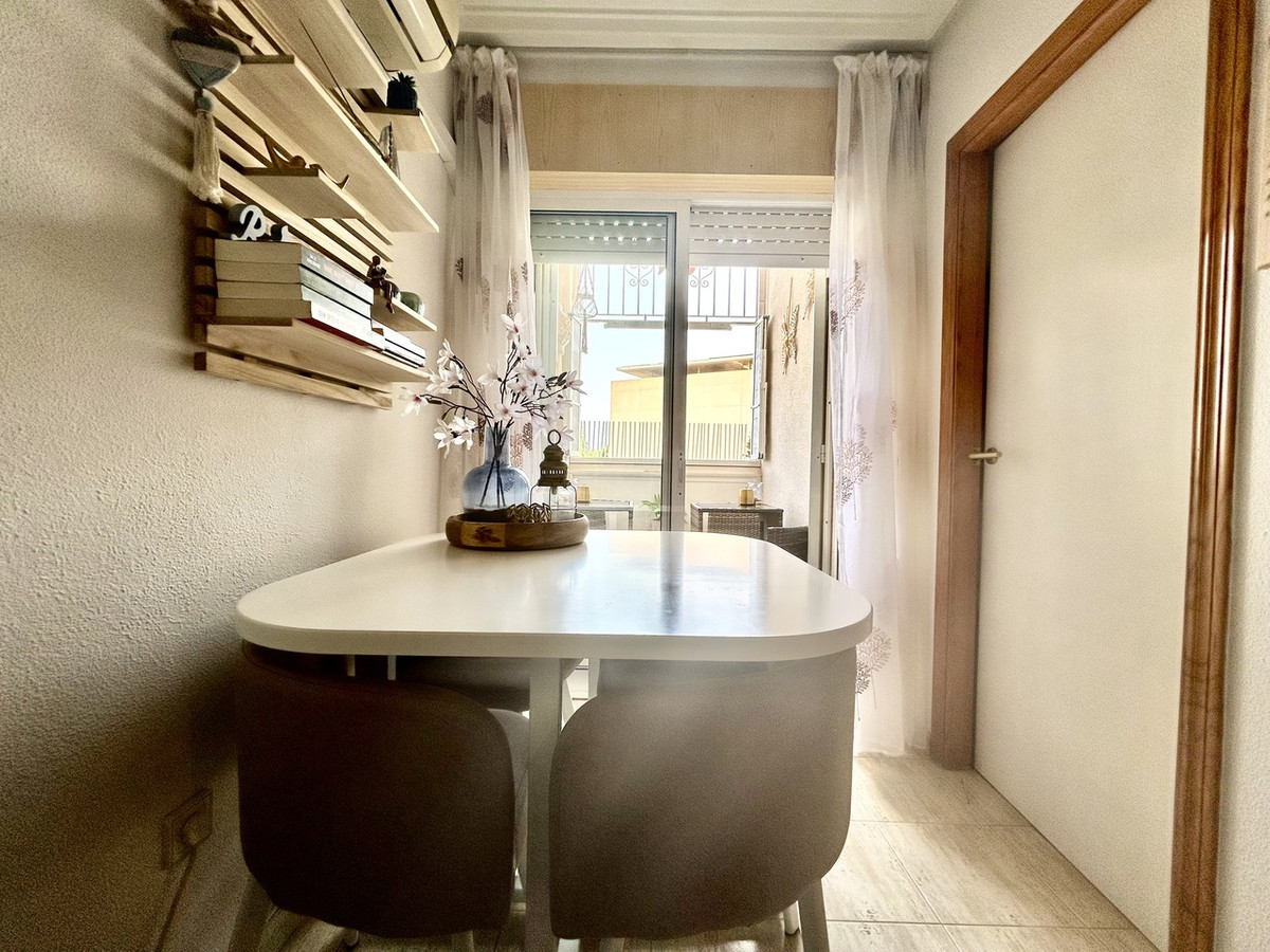 For sale - 2 Bedroom 1 Bathroom Apartment - Ground Floor Apartment in Torrevieja - Torrevieja Centro  - Alicante