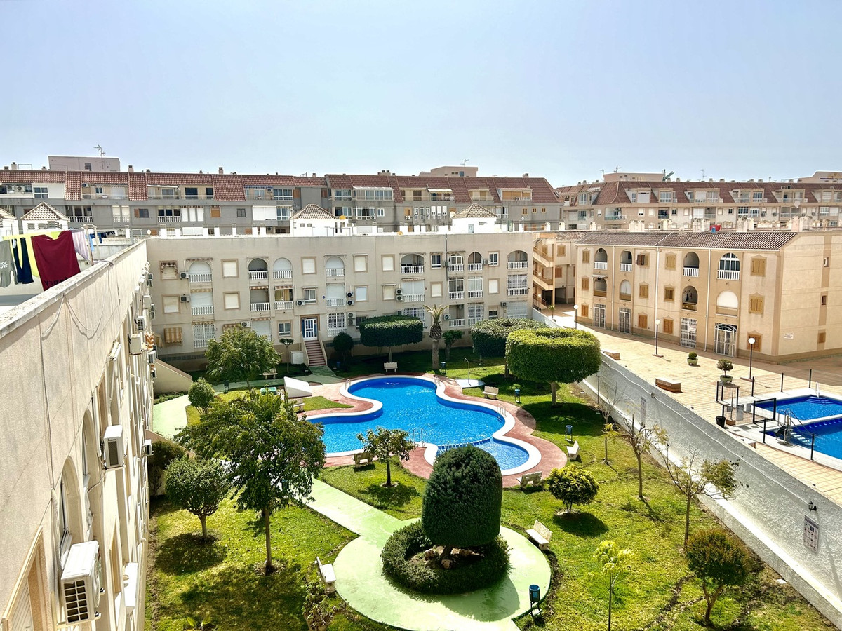 For sale - 2 Bedroom 1 Bathroom Apartment - Ground Floor Apartment in Torrevieja - Torrevieja Centro  - Alicante