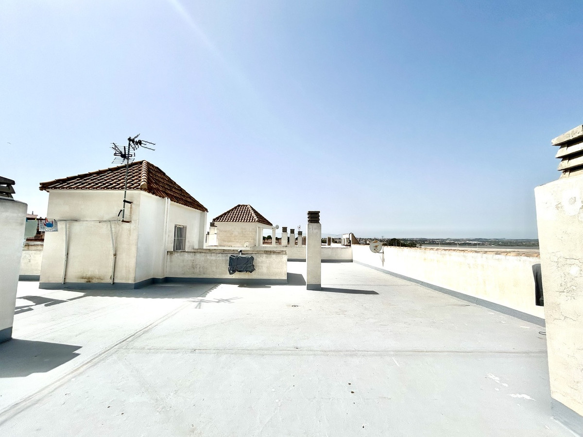 For sale - 2 Bedroom 1 Bathroom Apartment - Ground Floor Apartment in Torrevieja - Torrevieja Centro  - Alicante