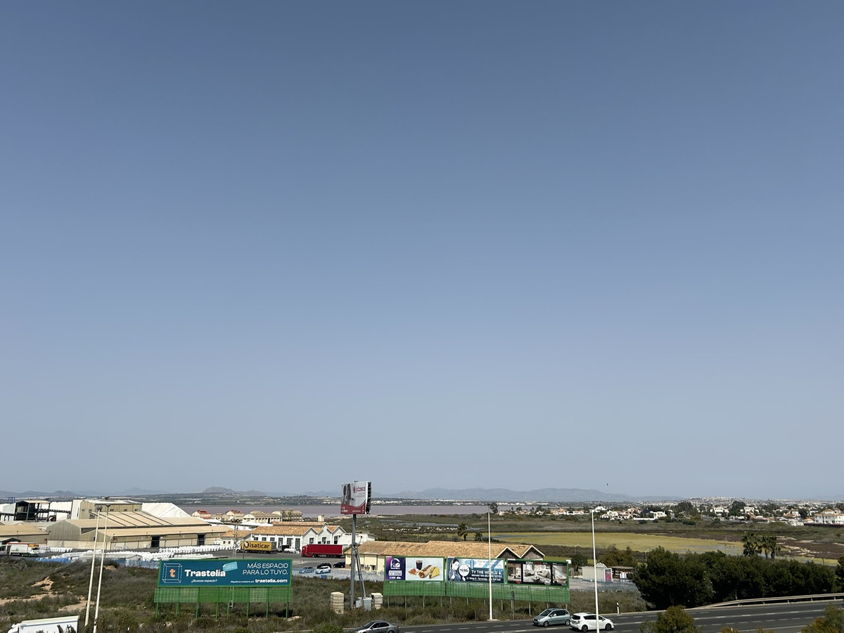 For sale - 2 Bedroom 1 Bathroom Apartment - Ground Floor Apartment in Torrevieja - Torrevieja Centro  - Alicante