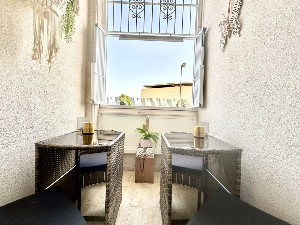 For sale - 2 Bedroom 1 Bathroom Apartment - Ground Floor Apartment in Torrevieja - Torrevieja Centro  - Alicante