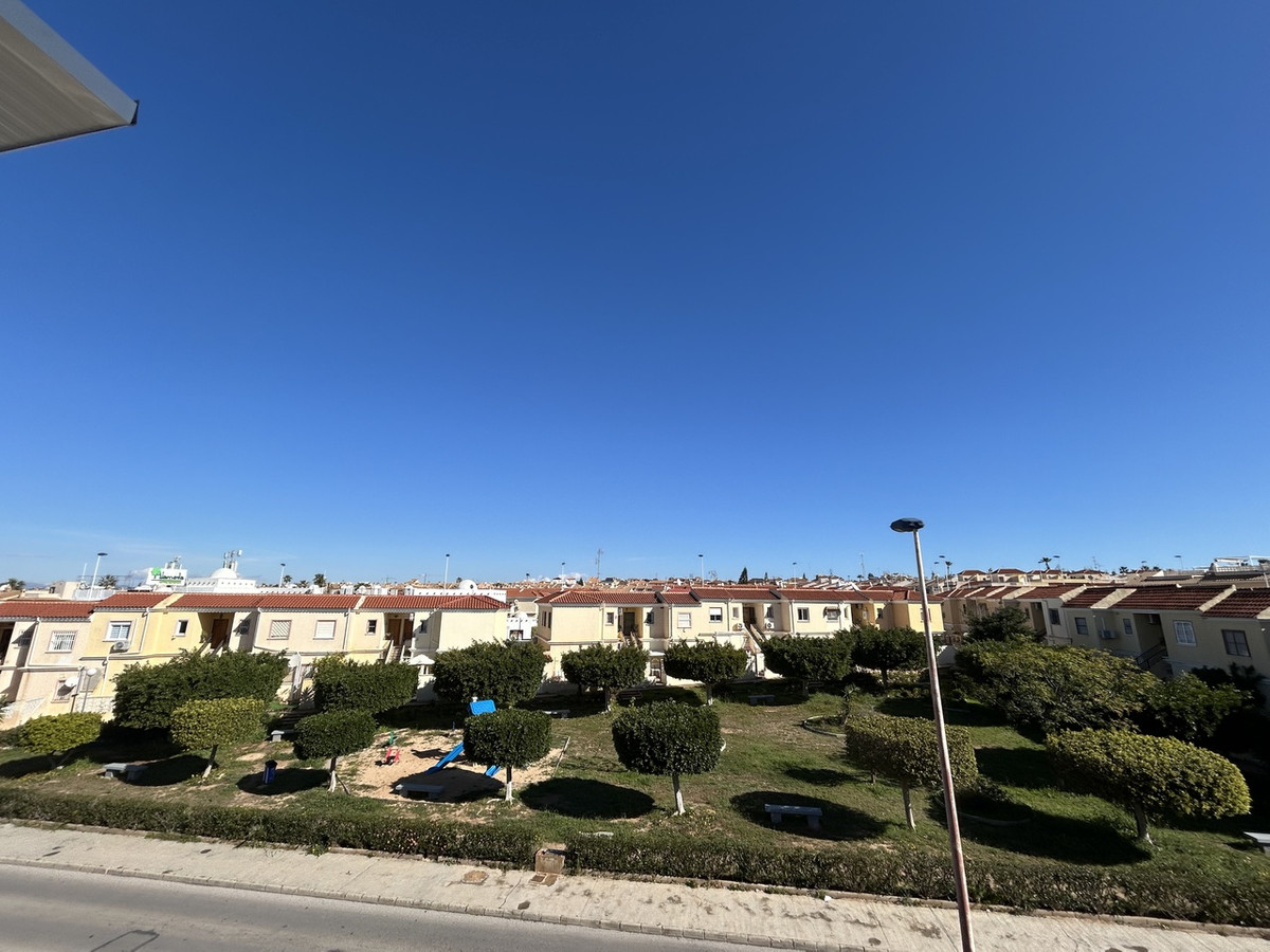 For sale - 3 Bedroom 2 Bathroom House - Townhouse in Torrevieja - Torrevieja Centro  - Alicante